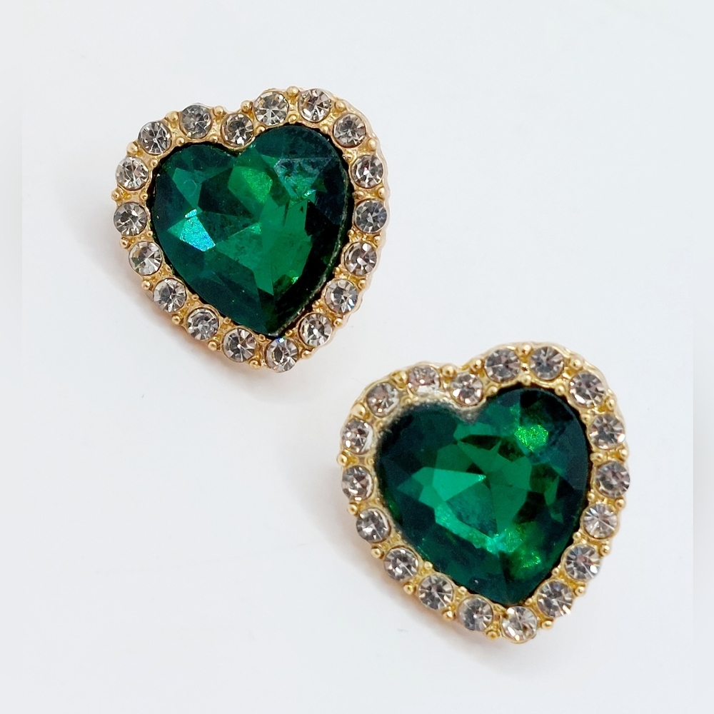 Green Heart Shaped Stone Outlined  Faux Diamonds‎  Gold Colored Backings